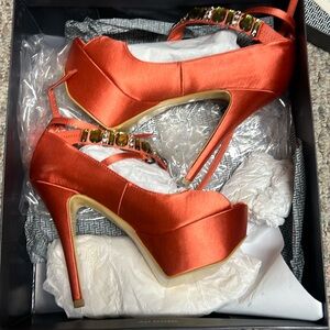 Never Worn H by Halston Greta Pumps in coral